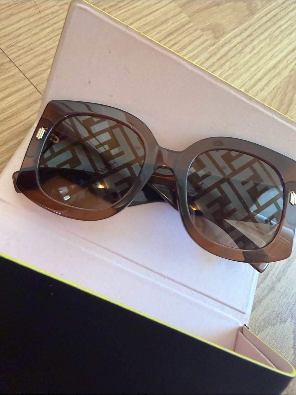 Fendi Stylish Brown Gradient Women’s Sunglasses